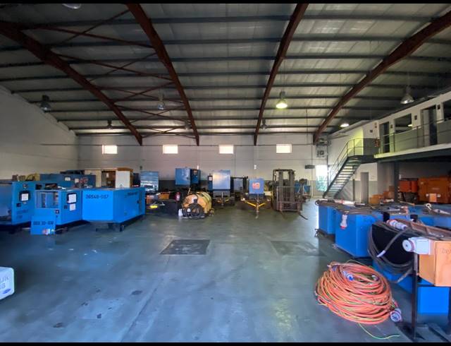 1,111M² WAREHOUSE TO LET IN PAARDEN EILAND